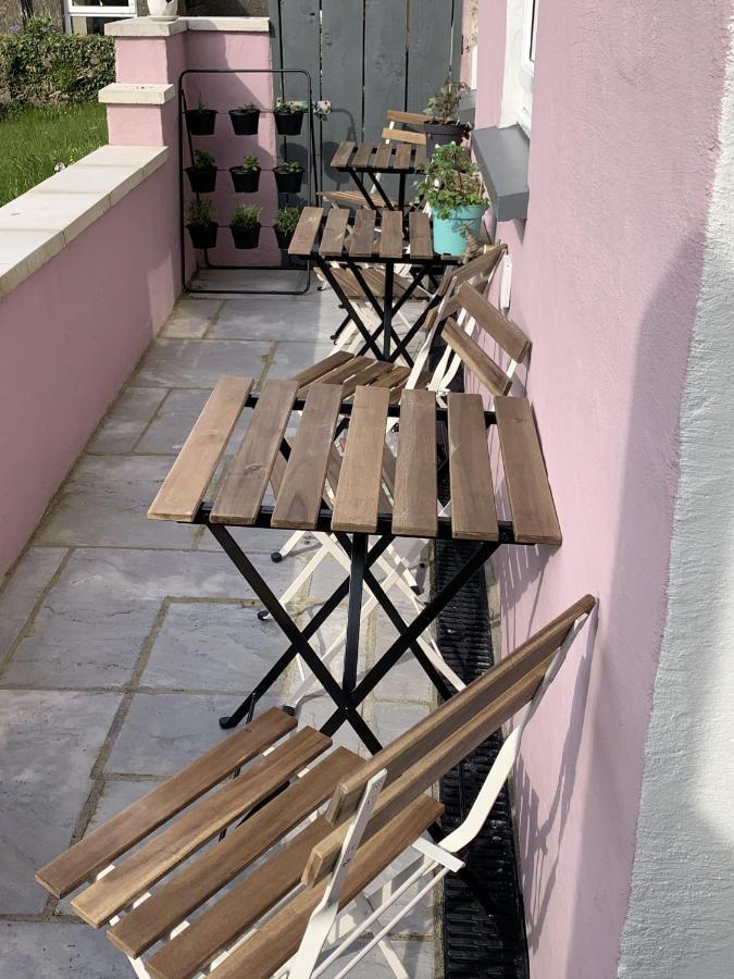 Min-Y-Fford Sleeps 6 Plus Pet Newport  Exterior foto